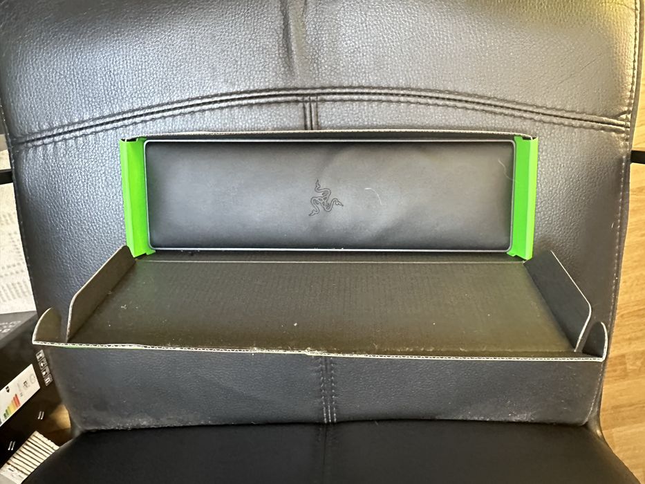 Razer BlackWidow Mini Hyperspeed Keyboard + Razer Wrist Rest64550368616194122