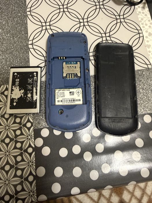 Телефон самсунг GT-E1080W