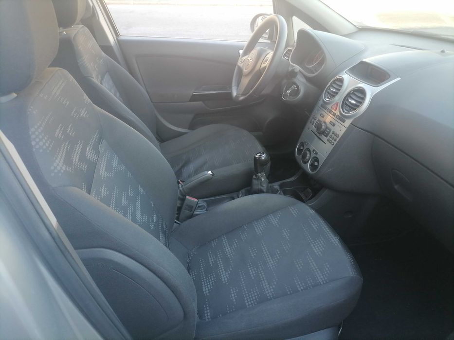 Opel Corsa 1.3 cdti 5P 190000 km bom preço impecável