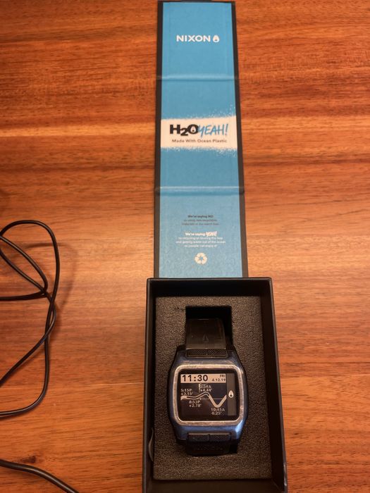 Relógio Nixon "High Tide"  mares em bom estado
