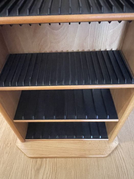 Movel para arrumação de CDs