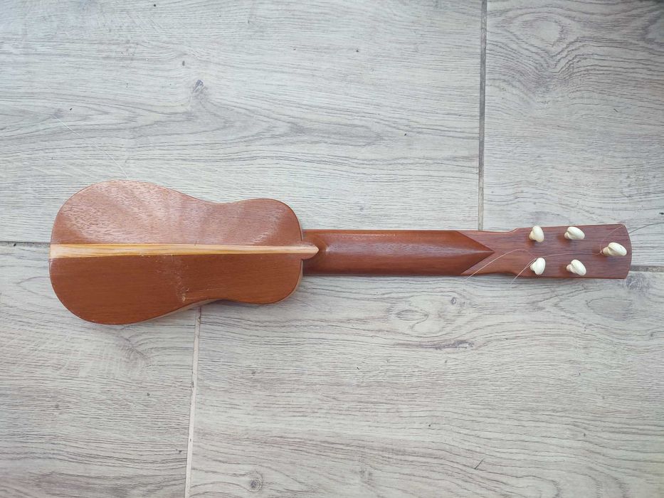 Gitara pięciostrunowa — timple