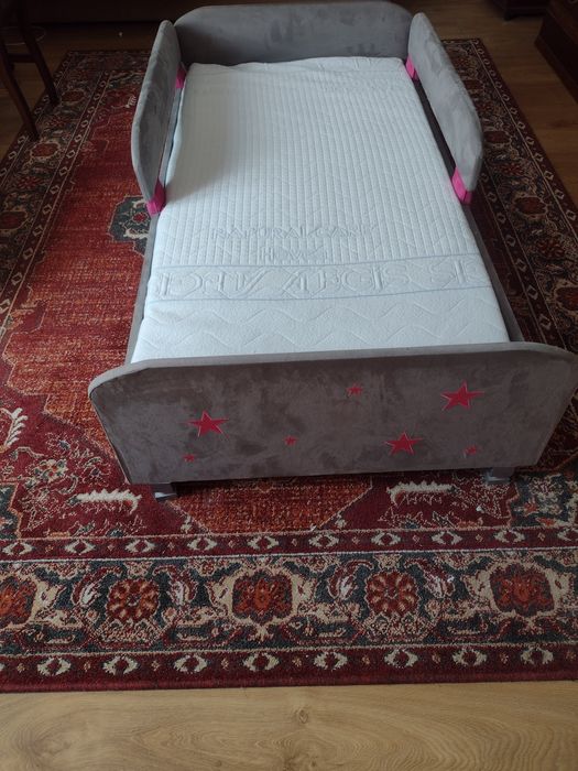 Łóżko dziecięce tapicerowanie