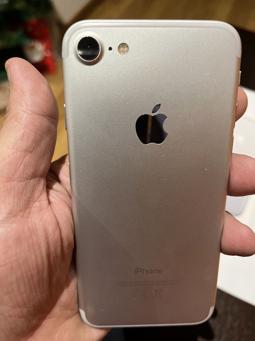 Iphone 7  cinza.