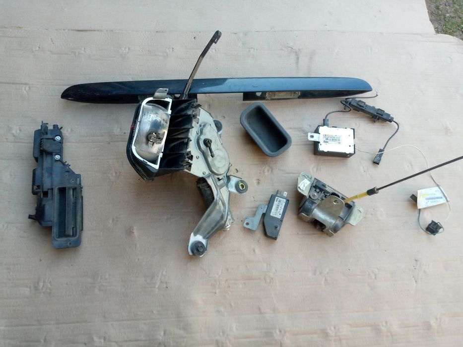 Продам моторчик задньої кришки  Мерседес МЛ.