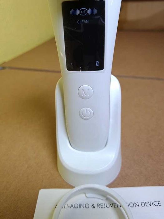 Aparelho de Massagem e Limpeza Facial com Base M80 Novo na Caixa