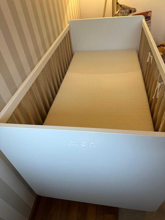 Cama de bebé/convertível + Colchão (NOVOS – nunca usados)
