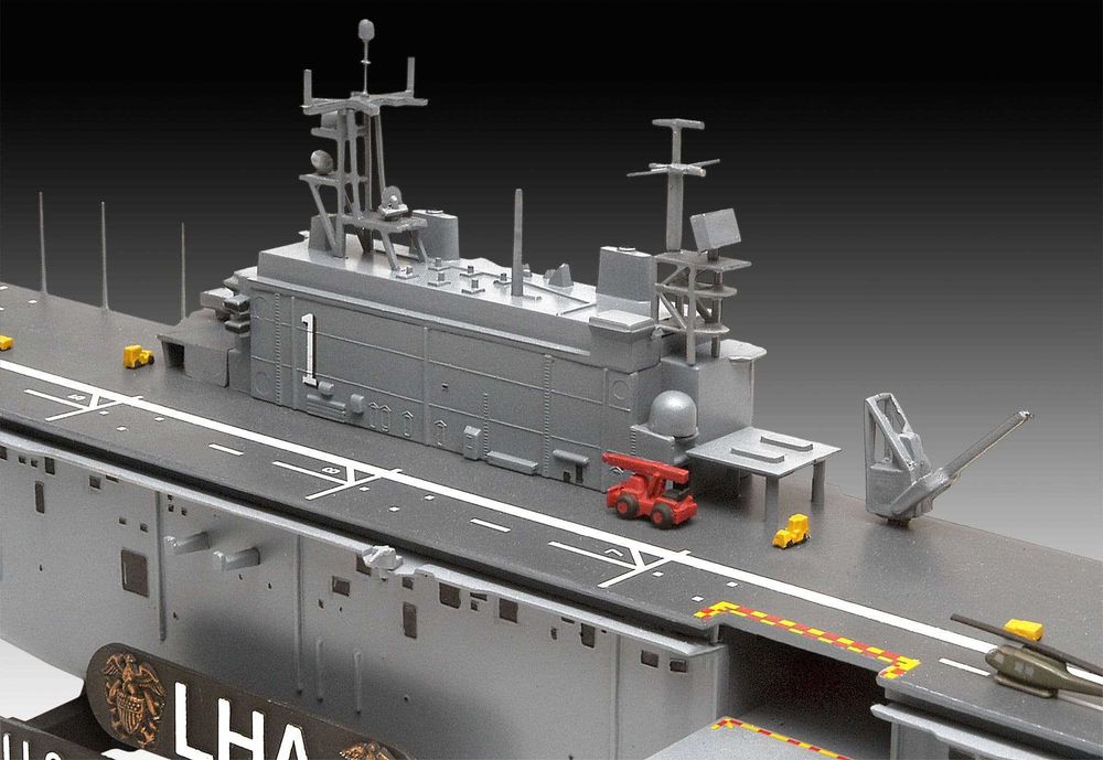 Revell 05170 Assault Ship USS Tarawa LHA-1 - model do sklejania