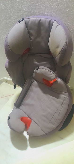 Cadeira Auto criança grupo 2/3.  Assento removivel . Capa lavável