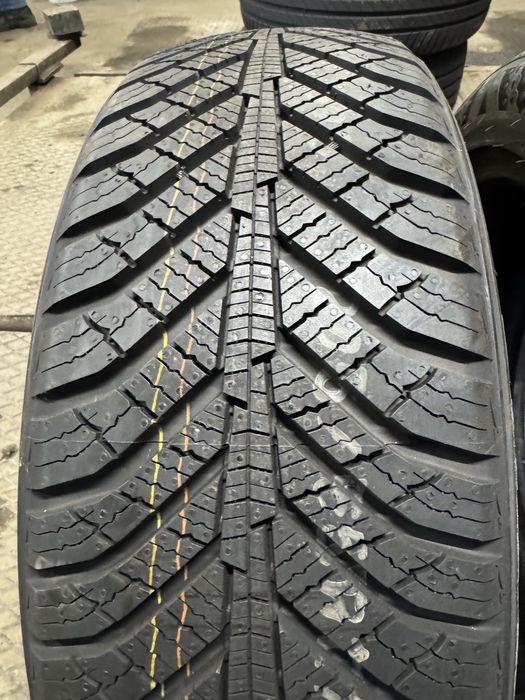 205/55R17 95V Kumho  Solus HA31 4 season