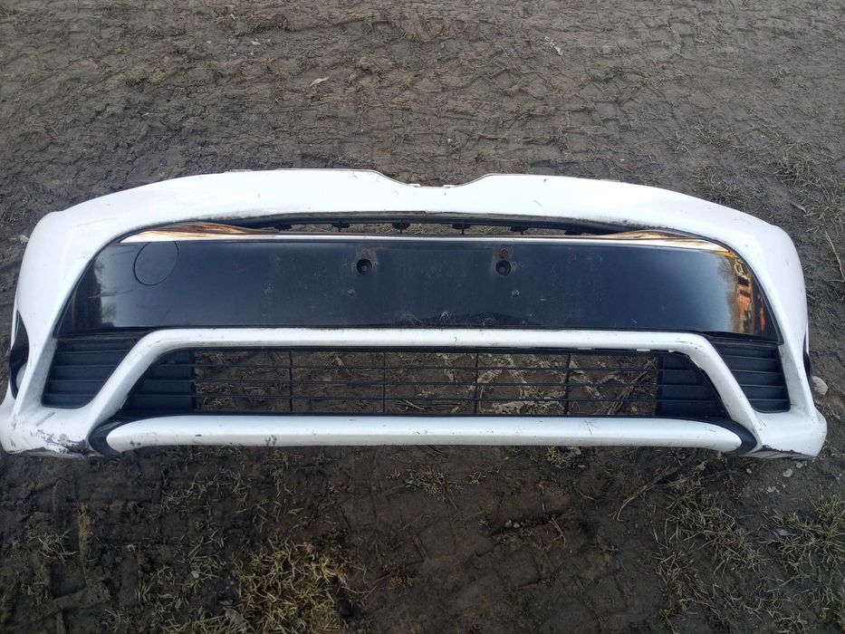 toyota AVENSIS T27 15-18 zderzak przód