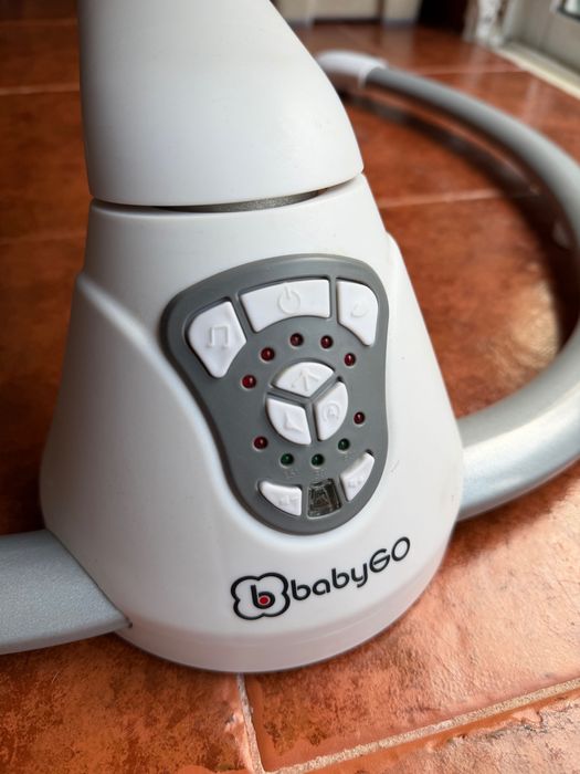 Cadeira de Baloiço Elétrica para Bebé + Comando | Como Nova