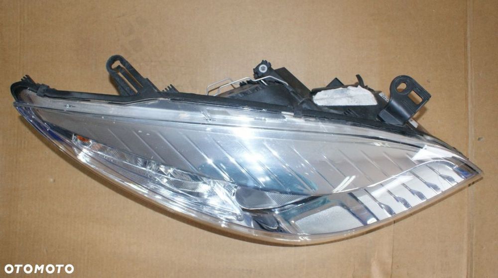 Lampa lewa prawa reflektor Renault Megane stan bdb 2008-2012