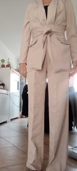 Sprzedam garnitur damski 38-40