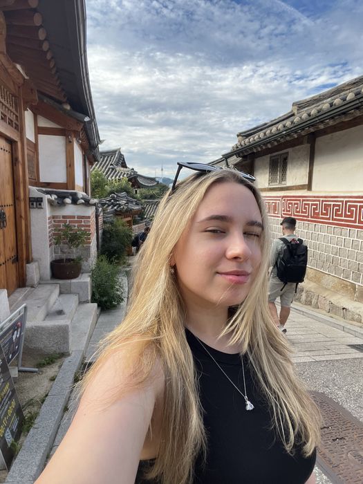 Вчитель/репетитор корейської мови