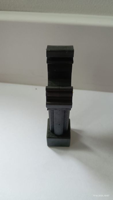 Uchwyt do drutu odgromowego