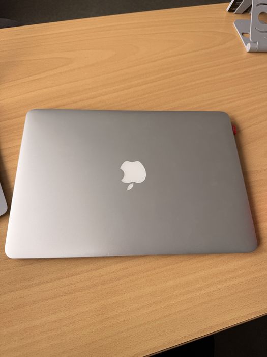Macbook Air 4 ГБ