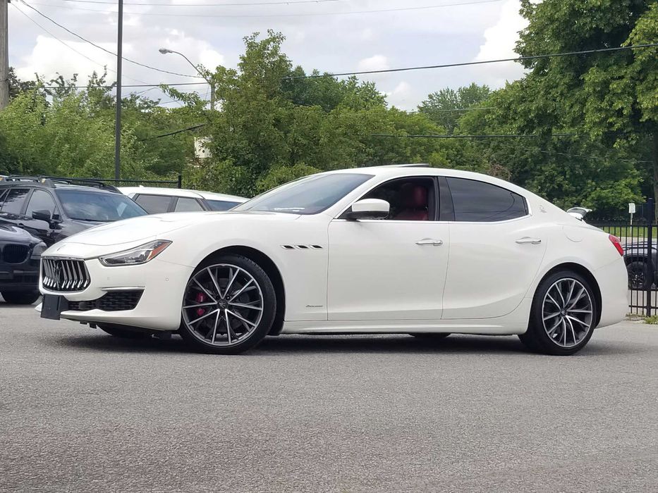 Maserati Ghibli      2019