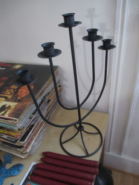 Castiçal // Candelabro antigo de ferro para cinco velas + oferta das v