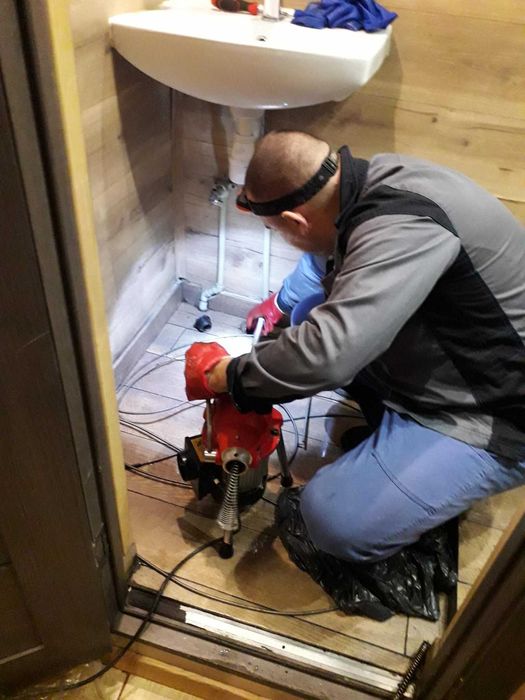 Выкачка ям Погребы.Чистка ям от ила с размывом