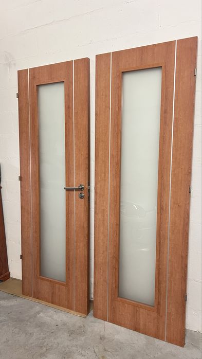Portas em madeira com vidro fosco