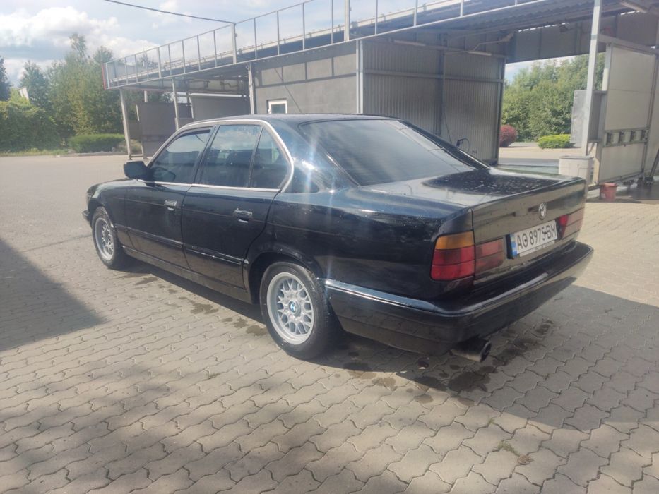 Бмв       e34 524td
