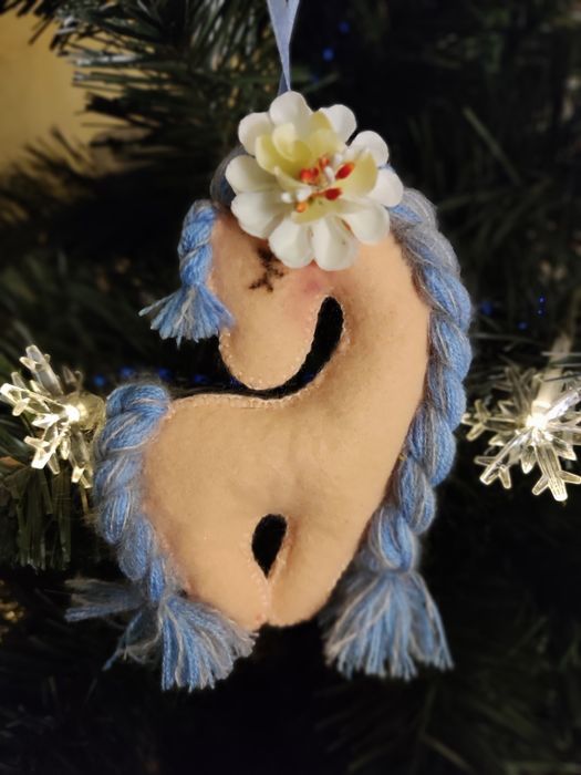 Чарівна новорічна іграшка у вигляді коня, виготовлена вручну з особлив