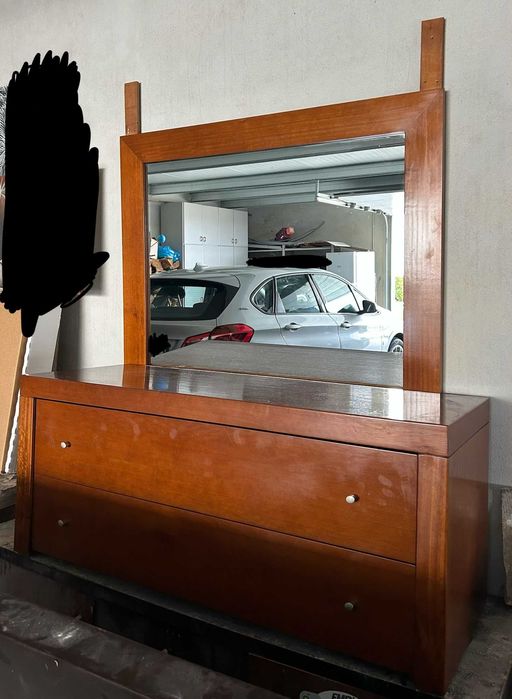 Conjunto Cómoda com Espelho e 1 Mesa de Cabeceira