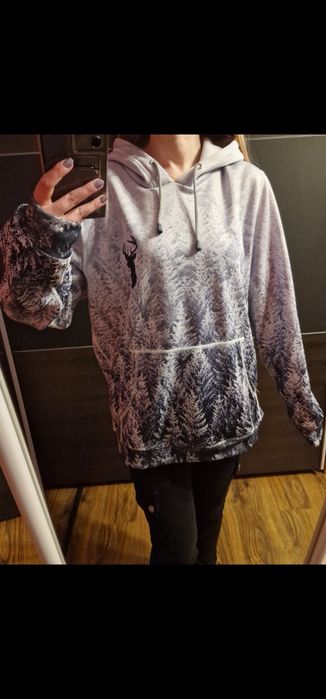 Bluza z motywem lasu