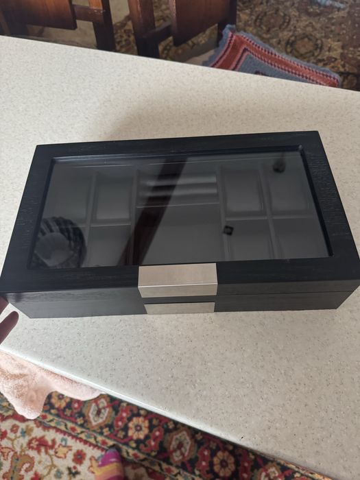 Шкатулка для зберігання годинників та інших цінностей Salvadore.