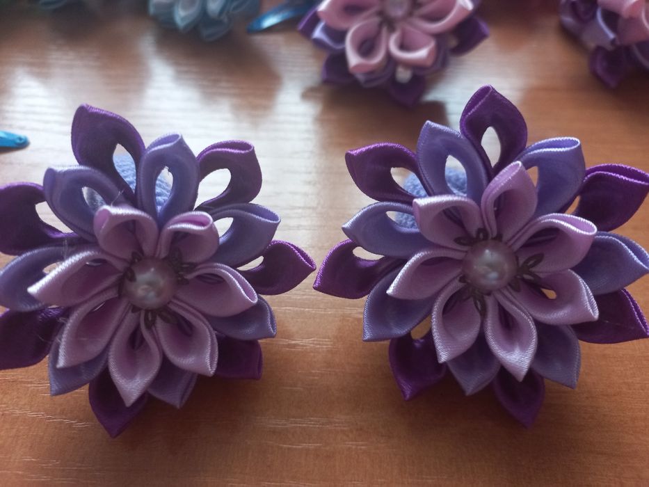 Заколки,резинки,.