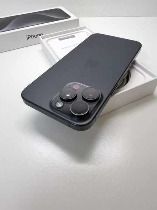 Apple iPhone 15 Pro Max・256GB・Titânio preto (Fatura e Garantia)