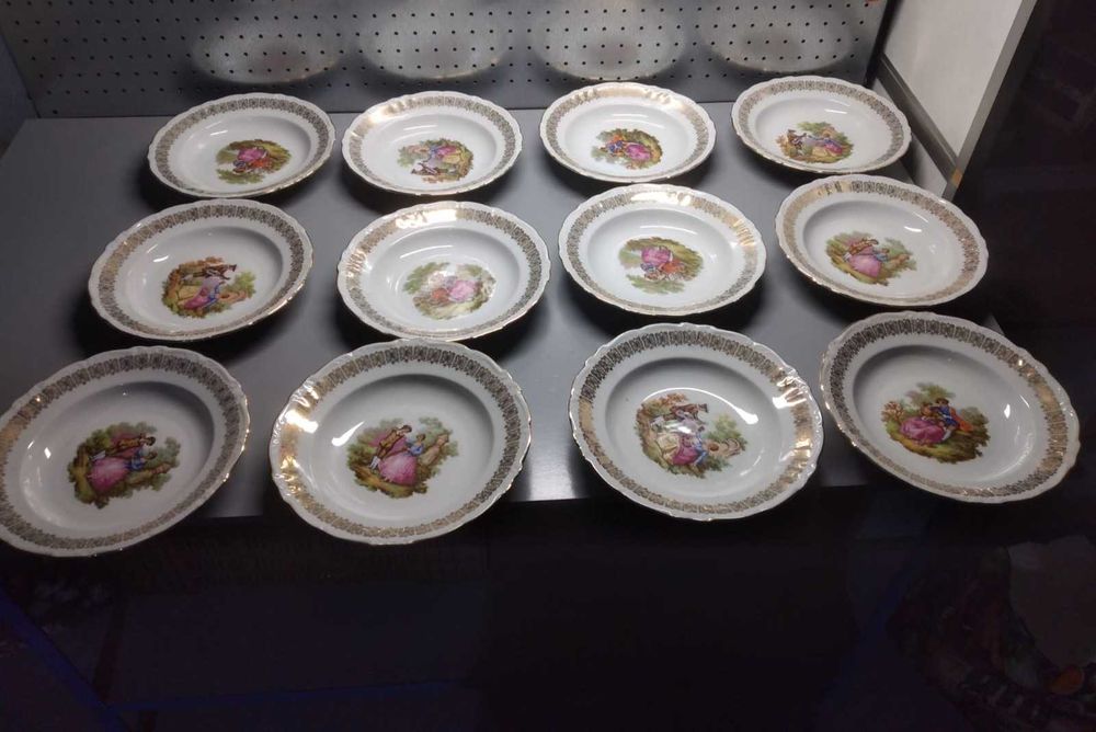 Vintage Dinnerware Set432788577159761923