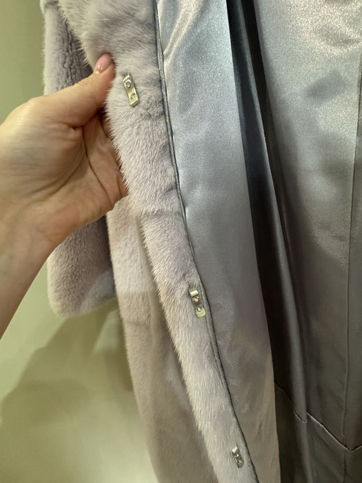 Норкова шуба ніжно лілового кольору в ідеальному стані