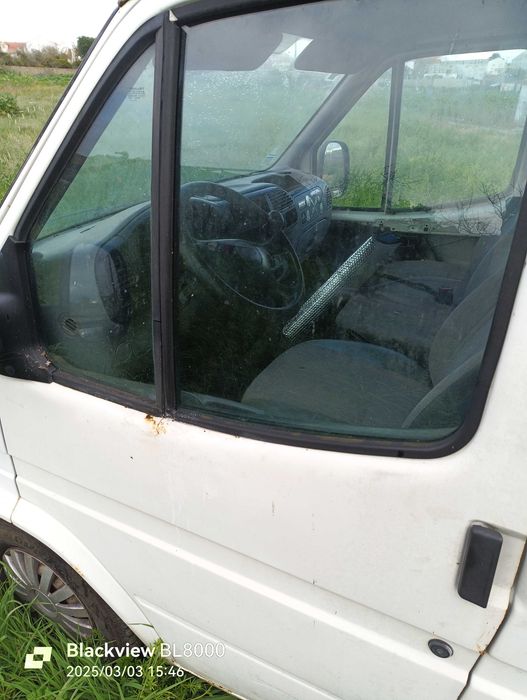 Carrinha Ford Transit teto alto