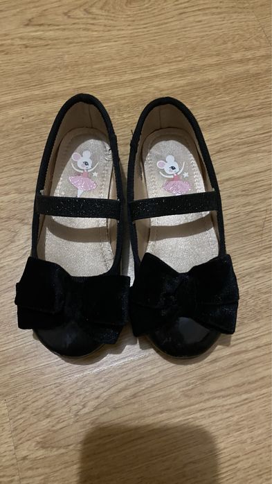 Туфлі для дівчинки