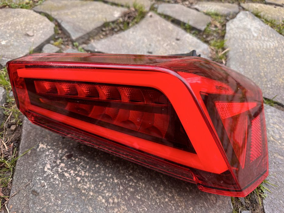 Задні фари права. Cupra Born