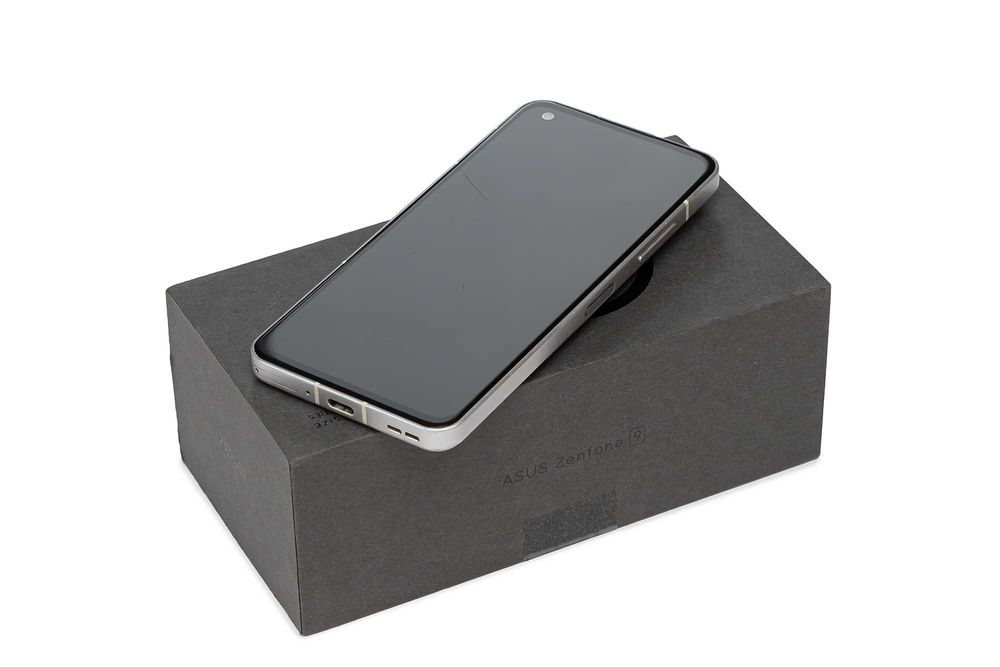 Asus Zenfone 9 Smartfon