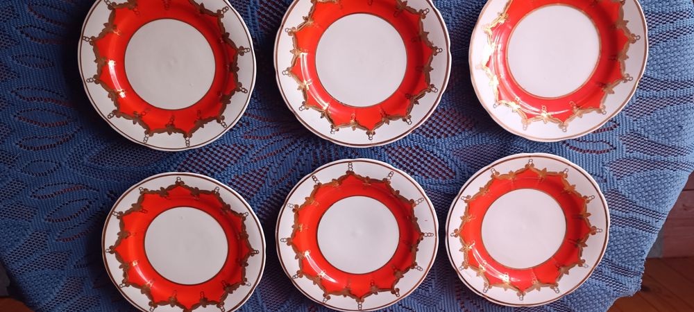 Продам великий чайник та тарілки до сервізу Бутон