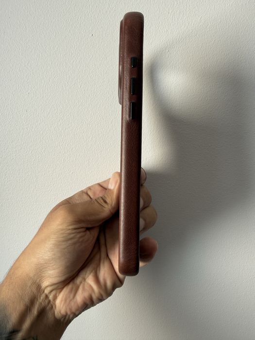 Capas iPhone 17 pro max Bullstrap + Apple Techwoven Sienna