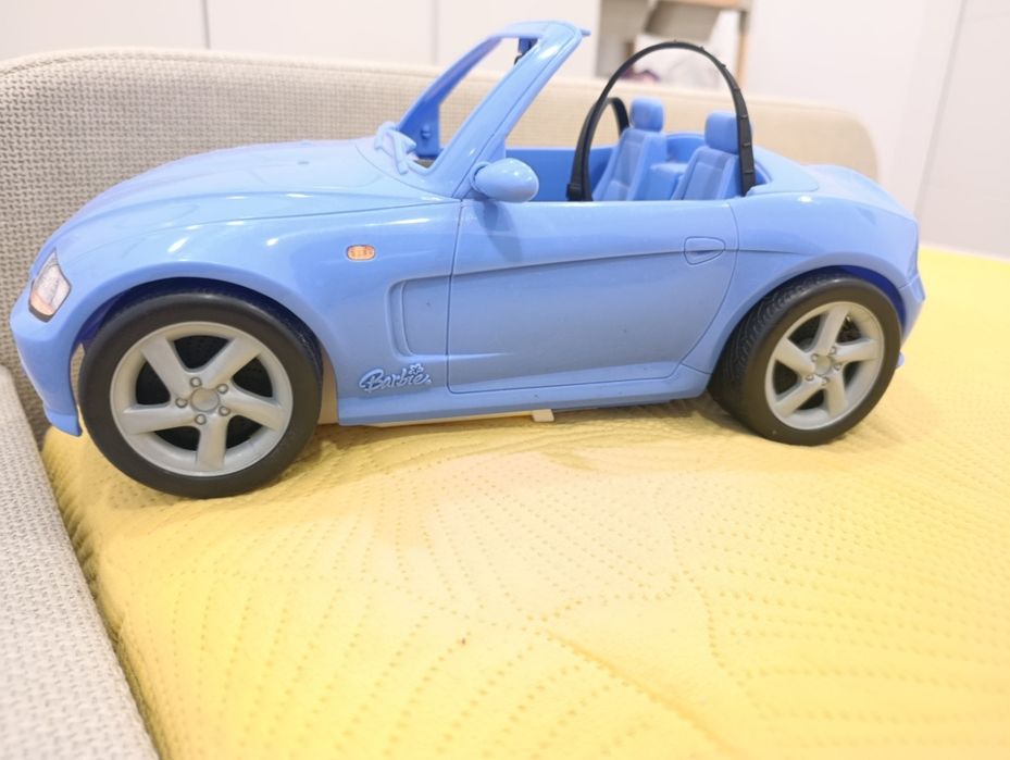 Carro azul da Barbie