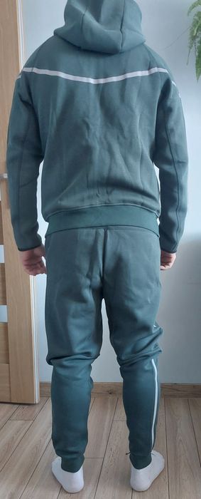 Dres Nike Tech Windrunner r. L