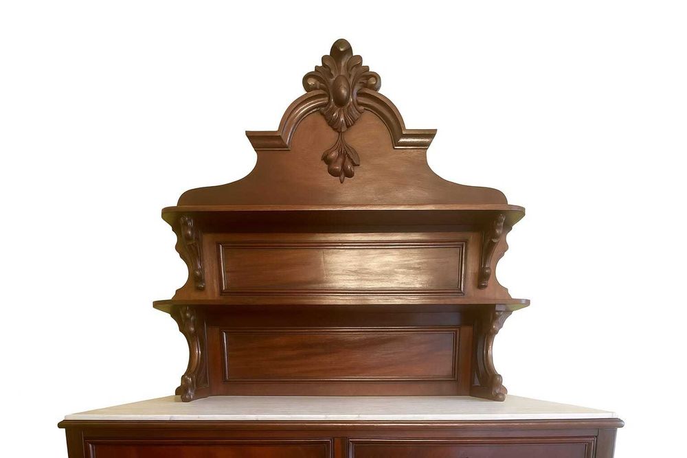 Aparador antigo com muito charme