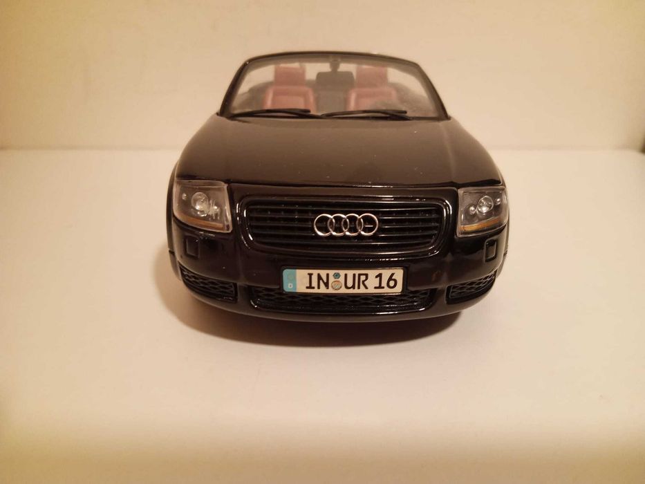 MAISTO coleção Audi TT Roadster 1/18 preto miniatura