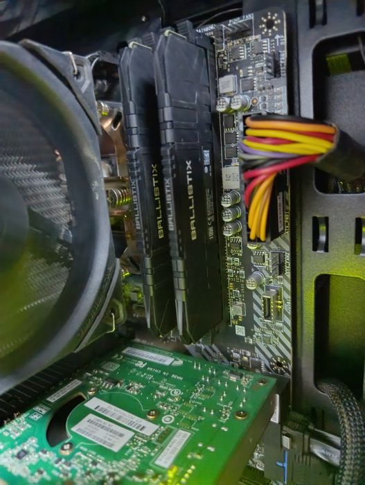 Komputer stacjonarny, gamingowy AMD