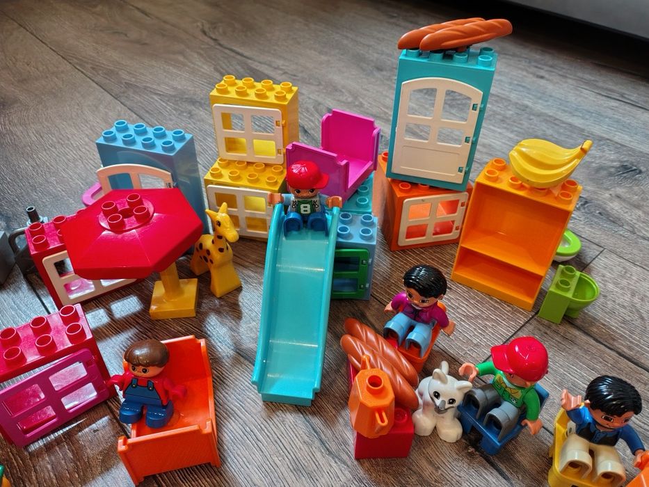 Duplo - figurki, drzwi, okna, meble, jedzenie