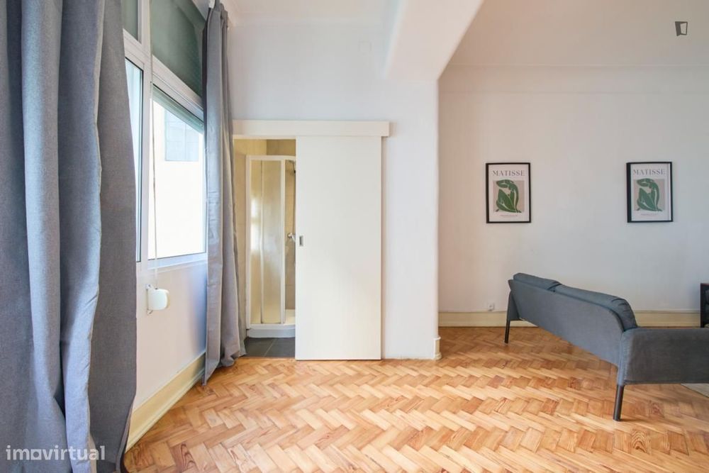 Quarto - localizado em Entrecampos Lisbon
