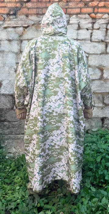 Пончо, дощовик військовий. Піксель.