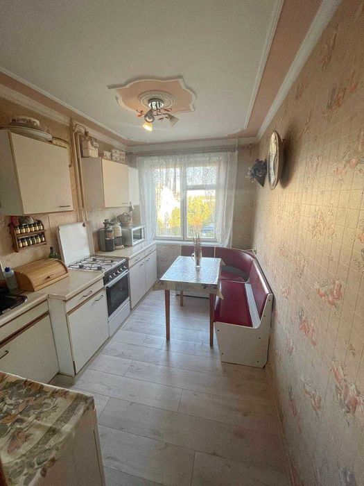 Продам квартиру 3 ком Победа 4