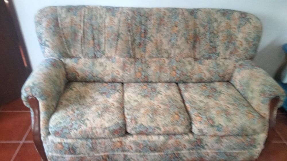 Sofá cama em madeira 170 x 70